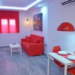 Conil Red-Black Apartment