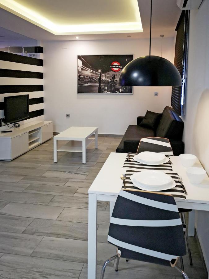 Conil Red-black Apartment *
